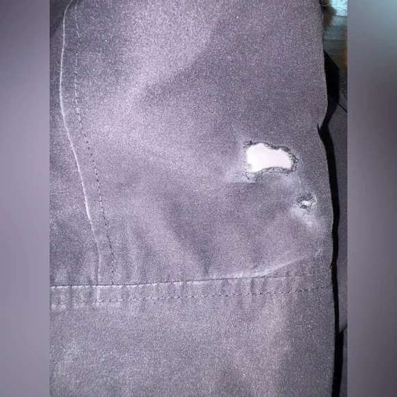 Canada Goose- Langford Coyote Trim Slim Parka. Size M - Picture 15 of 16